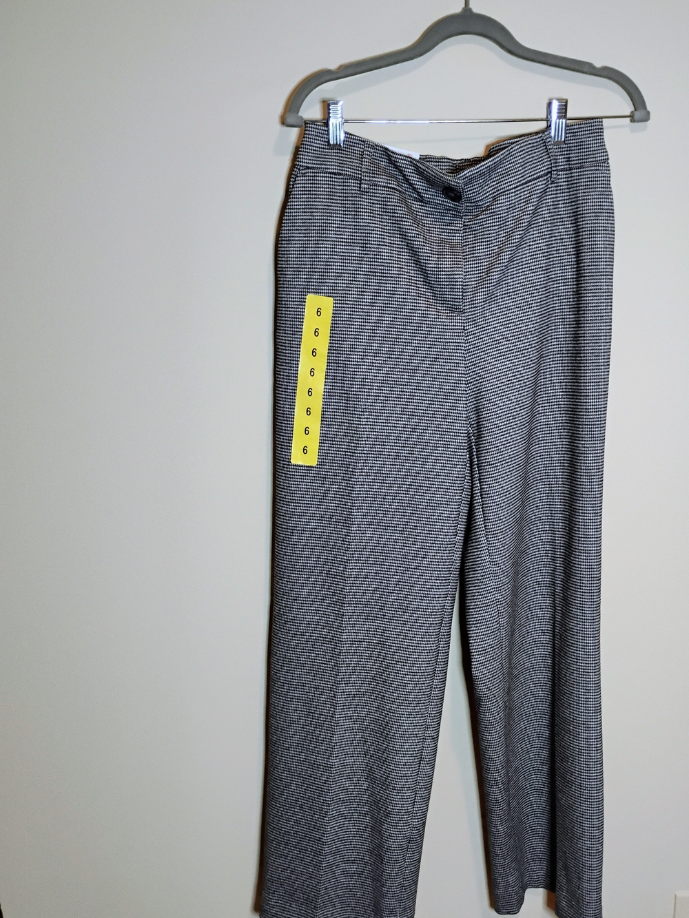 Hilary Radley Women's Black & White  Checked Dress Pants Size 6
